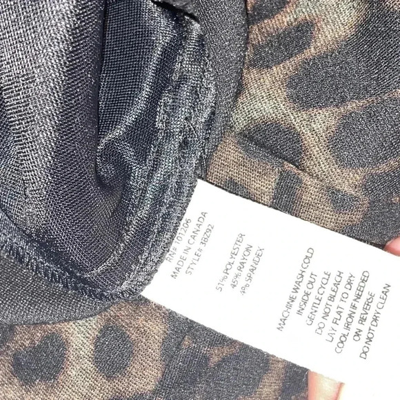 EUC Soft Surroundings Onca Ponte Pants Leopard Animal Print Sz Medium Petite PM - Picture 3 of 7